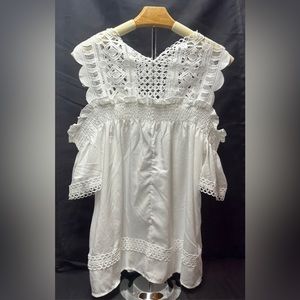 Floral Blooming Shoulder Out Top Size XL NWT